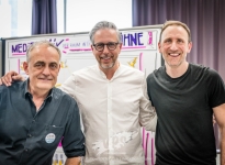 M_Medienmix - der Raum wird zur Bühne
