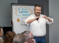 N_Zeichnungen für Blogs und Social Media